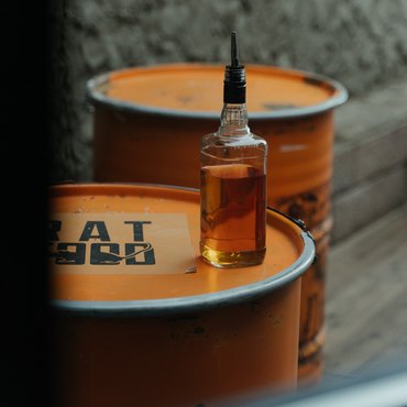 С довыдержкой в нестандартных бочках